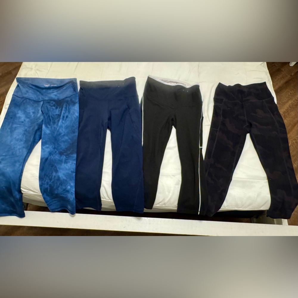 Xersion Dark Blue Capri Leggings